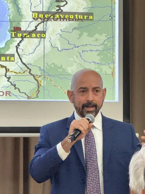 Max J. Pérez-Bouret 2